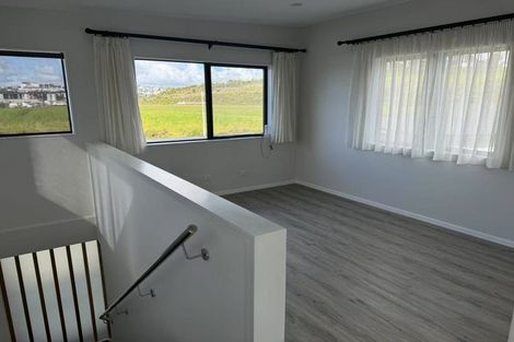 Photo of property in 28 Tawatawa Street, Long Bay, Auckland, 0630