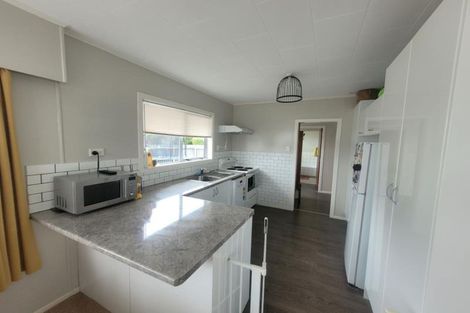 Photo of property in 11 Julian Place, Westown, New Plymouth, 4310