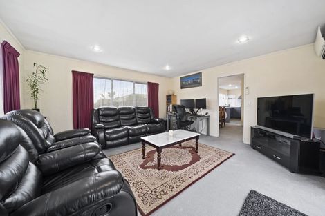Photo of property in 84 Baylands Drive, Newlands, Wellington, 6037