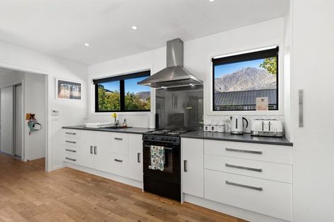 Photo of property in 13-13a Quarry Place, Lake Hayes, Queenstown, 9304