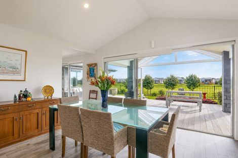 Photo of property in 37 Harding Drive, Papamoa Beach, Papamoa, 3118