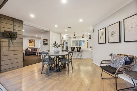 Photo of property in 76 Uxbridge Road, Cockle Bay, Auckland, 2014