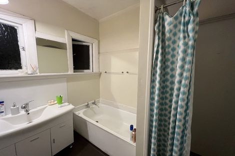 Photo of property in 27 Lyndon Street, Riccarton, Christchurch, 8041