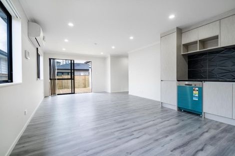 Photo of property in 10 Koroheke Road, Takanini, 2110