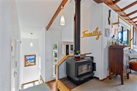 Photo of property in 14 Hughes Street, Waikanae Beach, Waikanae, 5036