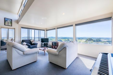 Photo of property in 3/32 Hand Road, Helensville, 0800