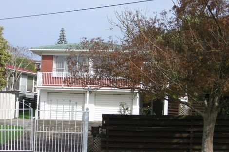 Photo of property in 11 Red Beach Road, Red Beach, 0932