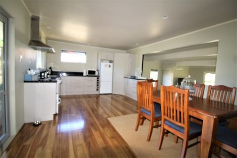 Photo of property in 4 Mako Avenue, Whiritoa, Whangamata, 3691