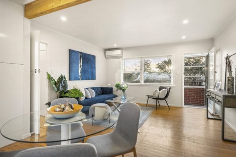 Photo of property in 2/134 Onewa Road, Northcote, Auckland, 0627