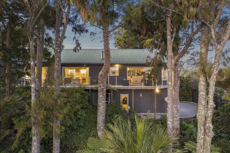 Photo of property in 9 Tinopai Road, Titirangi, Auckland, 0604