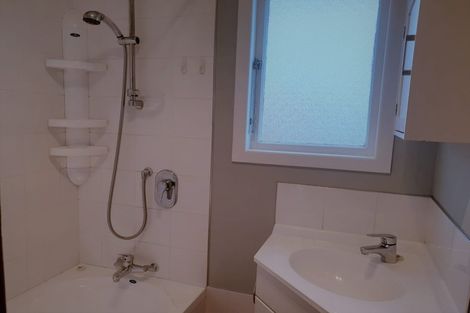 Photo of property in 8 Truby King Street, Merrilands, New Plymouth, 4312