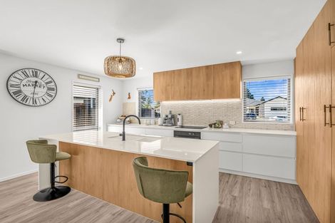 Photo of property in 16 Cam Mill Place, Rangiora, 7400