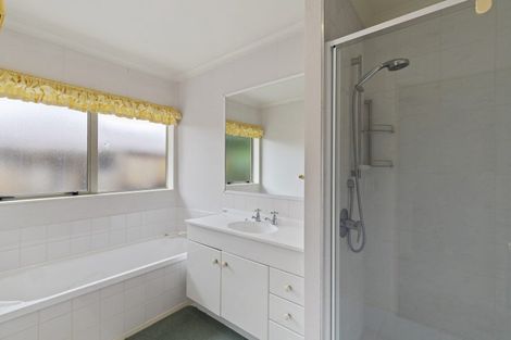 Photo of property in 4 Maahutaupeke Place, St Andrews, Hamilton, 3200