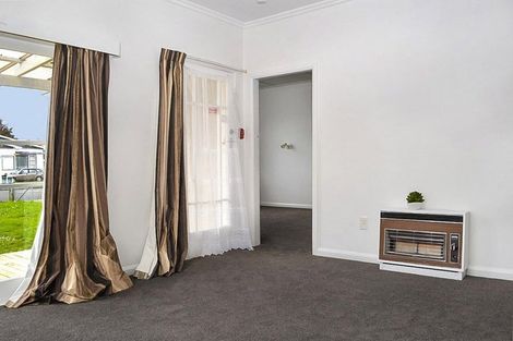 Photo of property in 34 Shamrock Street, Takaro, Palmerston North, 4412