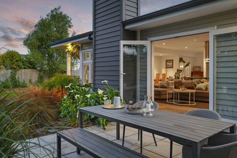 Photo of property in 55 Jeffreys Road, Fendalton, Christchurch, 8052