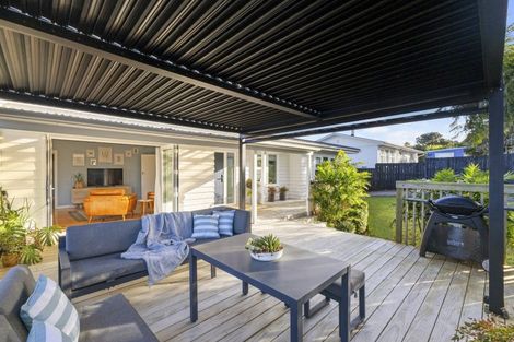 Photo of property in 2/97 Crawford Avenue, Mangere Bridge, Auckland, 2022