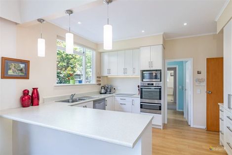 Photo of property in 43 Wai-iti Crescent, Woburn, Lower Hutt, 5010