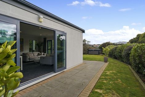 Photo of property in 3 Endeavour Drive, Whitby, Porirua, 5024