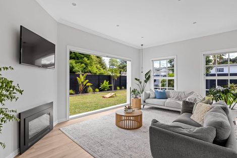 Photo of property in 70 Glenvar Road, Torbay, Auckland, 0630