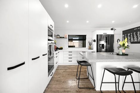 Photo of property in 16 Alanbrooke Place, Beerescourt, Hamilton, 3200