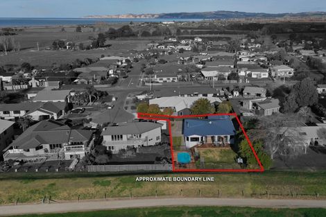 Photo of property in 83 Ferry Road, Clive, 4102