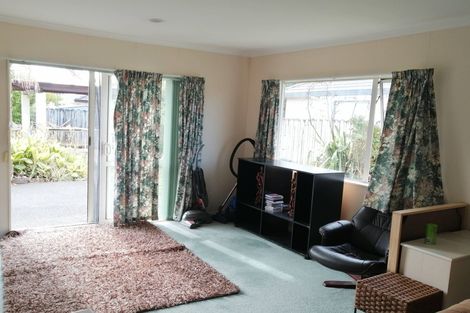 Photo of property in 14 Mellefont Close, East Tamaki Heights, Auckland, 2016