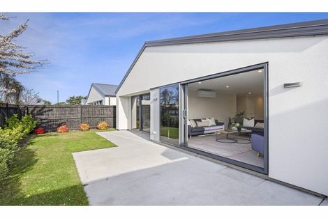 Photo of property in 16 Horoeka Street, Avonhead, Christchurch, 8042