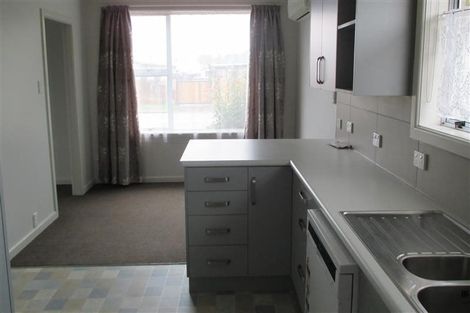 Photo of property in 41 Skerten Avenue, Hornby, Christchurch, 8042