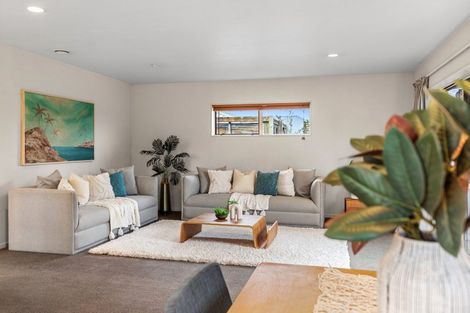 Photo of property in 72 Evans Road, Papamoa Beach, Papamoa, 3118