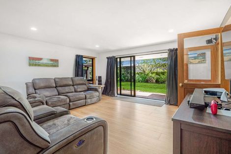 Photo of property in 43 Durrell Way, Rolleston, 7614