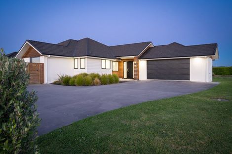 Photo of property in 2 Moemoea Place, Cambridge, 3434