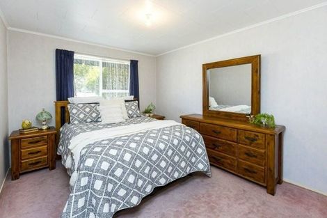 Photo of property in 8a Cederholm Grove, Brown Owl, Upper Hutt, 5018