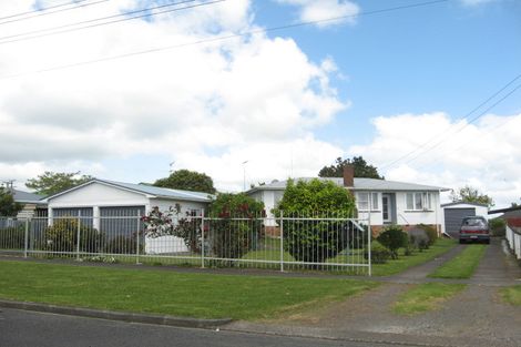 Photo of property in 25 Tironui Station Road East, Papakura, 2112