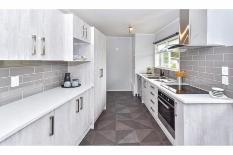 Photo of property in 6 Lawrence Crescent, Hillpark, Auckland, 2102