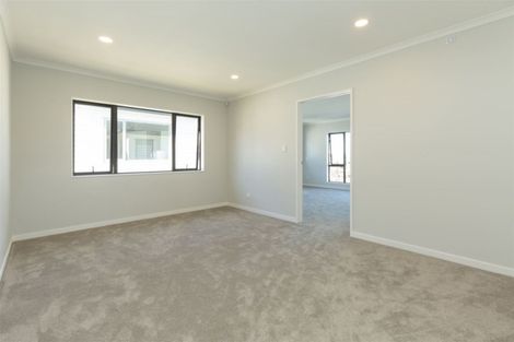 Photo of property in 104 Godfrey Drive, Orewa, 0931