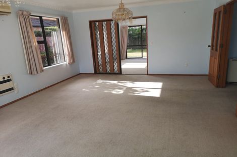 Photo of property in 59 Apsley Drive, Avonhead, Christchurch, 8042