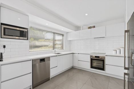 Photo of property in 2/60 Killarney Avenue, Torbay, Auckland, 0630