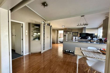 Photo of property in 2 Newcastle Street, Hokowhitu, Palmerston North, 4410