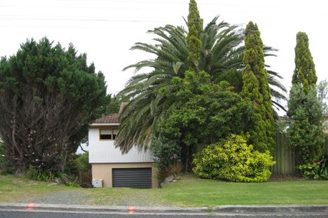 Photo of property in 1438 Whangaparaoa Road, Army Bay, Whangaparaoa, 0930