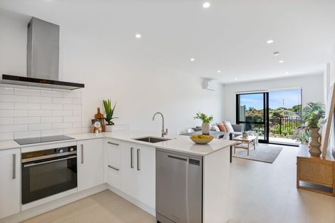 Photo of property in 4 Juniper Drive, Rosehill, Papakura, 2113