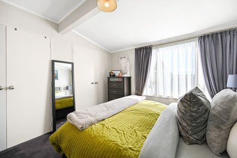 Photo of property in 25 Kentucky Crescent, Nawton, Hamilton, 3200