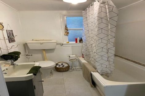 Photo of property in 2 York Street, Eltham, 4322