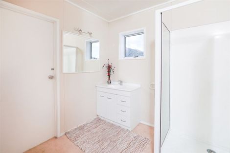 Photo of property in 39 West Crescent, Te Puru, Thames, 3575