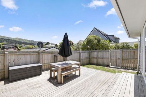 Photo of property in 36a Ranui Terrace, Tawa, Wellington, 5028