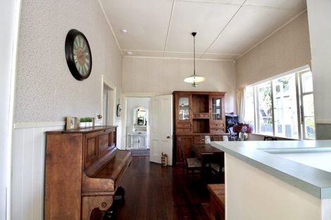 Photo of property in 30 Whites Line West, Woburn, Lower Hutt, 5010