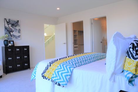 Photo of property in 98 Godfrey Drive, Orewa, 0931