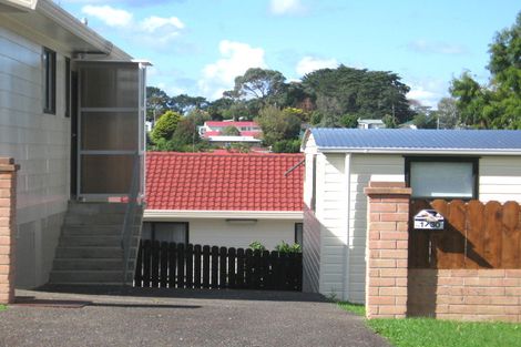 Photo of property in 2/30 Chislehurst Street, Henderson, Auckland, 0612