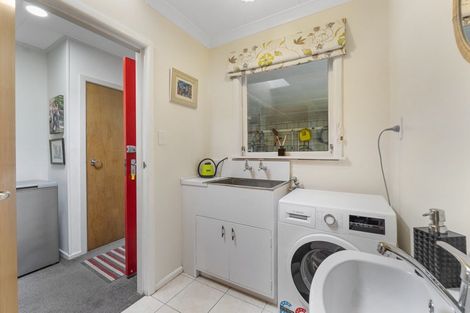 Photo of property in 15 Waitohu Valley Road, Otaki, 5512