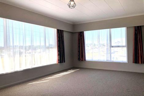Photo of property in 61 Cracroft Street, Waitara, 4320