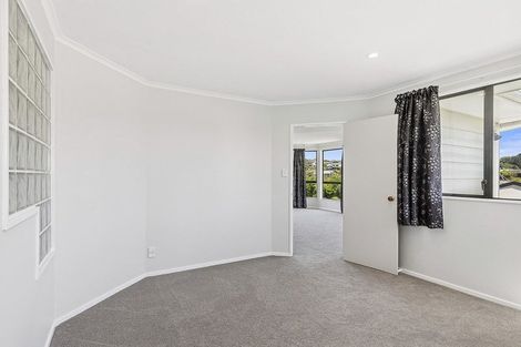 Photo of property in 37 Saunders Close, Whitby, Porirua, 5024